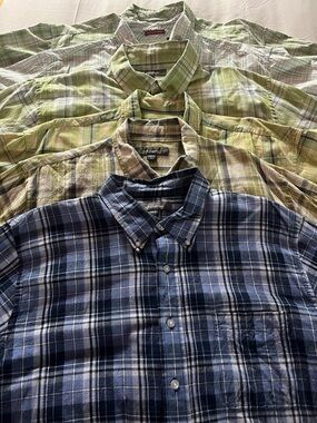 Set of six assorted short sleeve button-down shirts. xlt